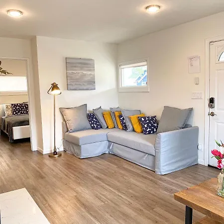 Cozy Home Conveniently Located With King Bed Tacoma Exterior photo