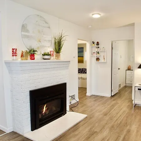 Cozy Home Conveniently Located With King Bed Tacoma Exterior photo