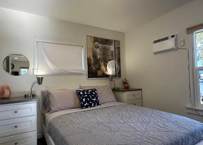 Cozy Home Conveniently Located With King Bed