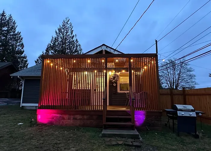 Cozy Home Conveniently Located With King Bed